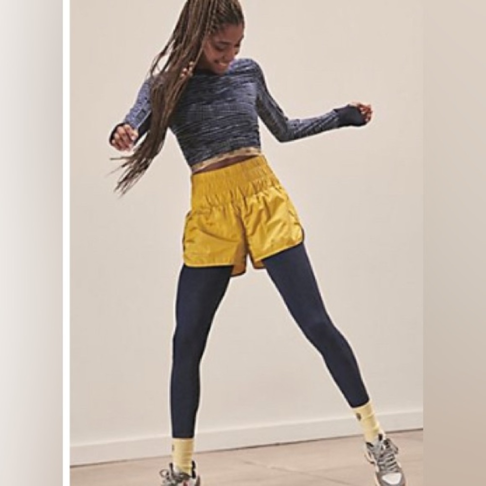 Free People The Way Home shorts size small color: sulfur springs